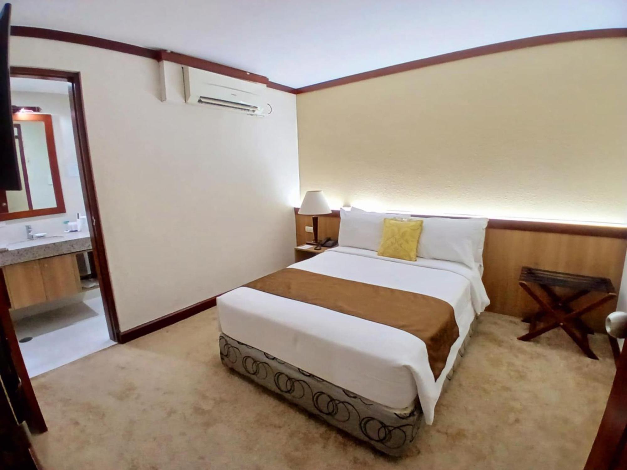 סבו Dohera Hotel מראה חיצוני תמונה