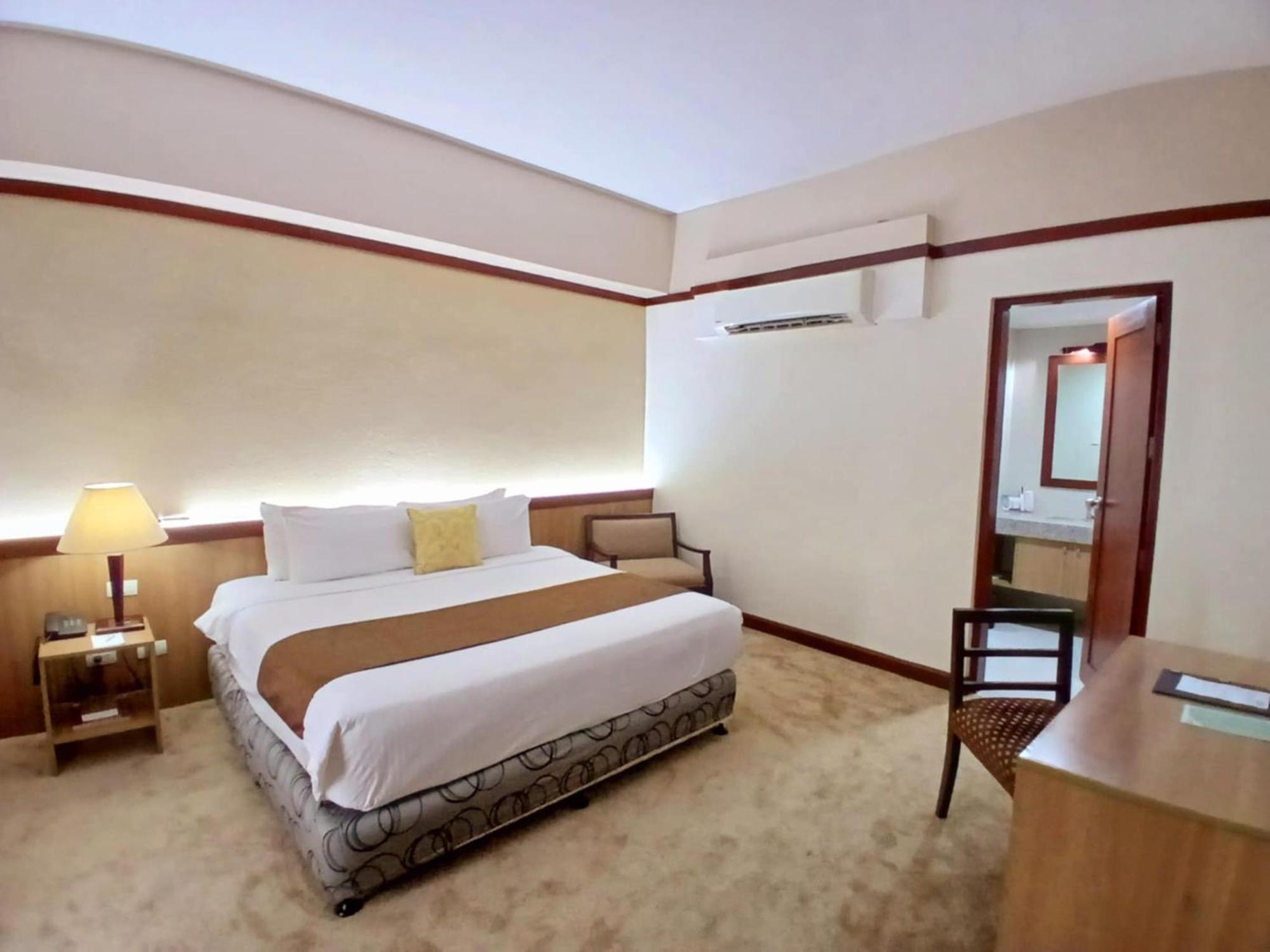 סבו Dohera Hotel מראה חיצוני תמונה